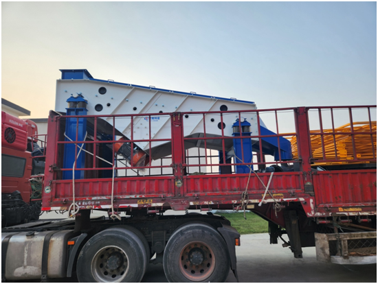 直線篩、方形搖擺篩發(fā)貨